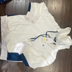 Anne Klein short sleeve sweeter